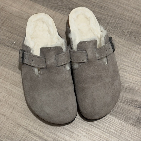 BIRKENSTOCK Boston Genuine Shearling Lined Clog in Stone Coin Suede Size 7-7.5US - Picture 16 of 16